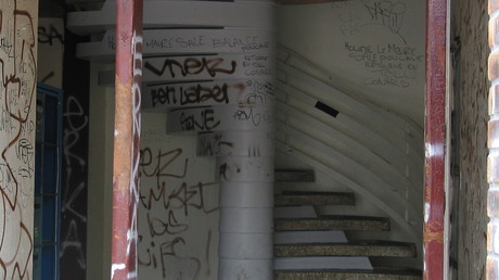 Deux interpellations après un viol filmé dans une cage d'escalier de l'Essonne, diffusé sur Snapchat