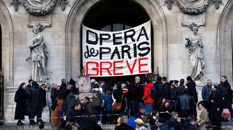 Retraites : le gouvernement fait des concessions aux danseurs de l'Opéra de Paris, certains refusent