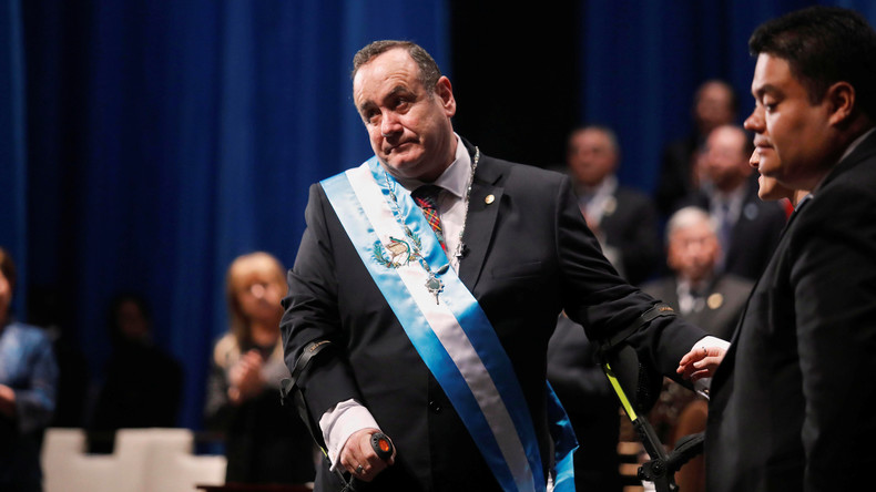 Le nouveau président du Guatemala s'aligne sur Washington et rompt les relations avec Caracas