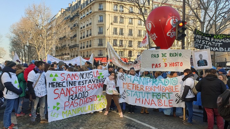 Mouvement de grève du service de radiologie de l'hôpital Cochin devant le ministère de la Santé