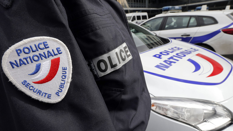 «Scandaleux» : les syndicats policiers s'insurgent contre la photo de Macron à Angoulême