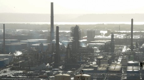 Vue générale de la raffinerie de pétrole de Total à Gonfreville-l'Orcher, près du Havre, dans le nord-ouest de la France photographiée en décembre 2019 (illustration).