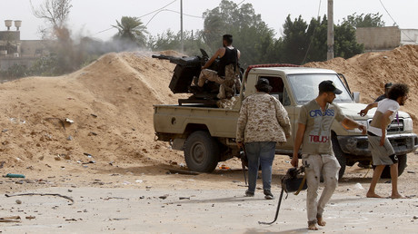 Des combattants du Gouvernement d'union nationale (GNA) affrontent les forces fidèles au maréchal Khalifa Haftar, le 25 mai 2019, au sud de Tripoli (image d'illustration).
