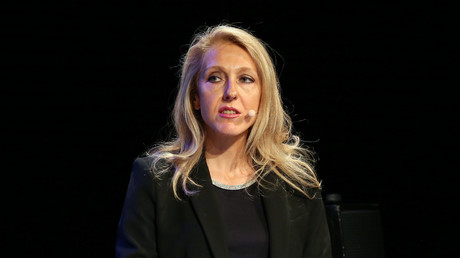 Performance surprise : la présidente de Radio France contrainte d'interrompre ses vœux (VIDEO)