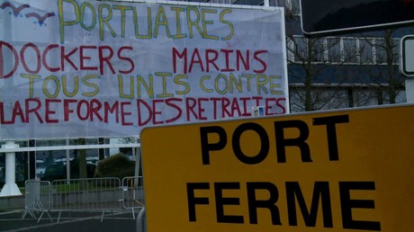France : les dockers mettent Le Havre en cale sèche