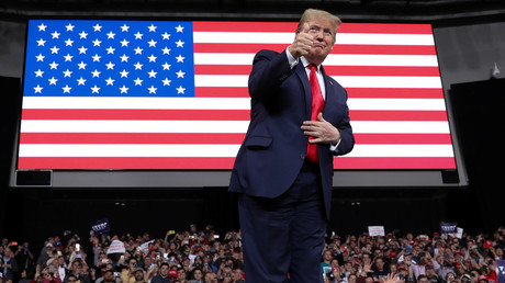 «Votre courage nous inspire» : en farsi, Trump tweete son soutien aux manifestants iraniens