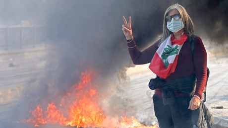 Liban : des manifestants dans les rues exigent la formation d'un gouvernement