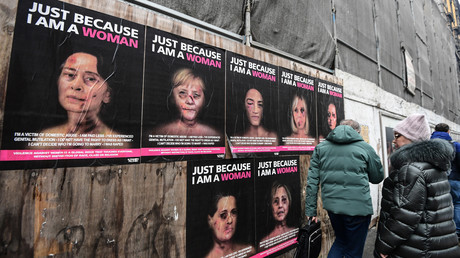 Féminisme : des portraits de Brigitte Macron ou Michelle Obama le visage tuméfié affichés à Milan