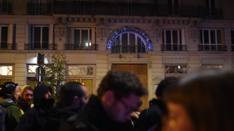 Taha Bouhafs arrêté après avoir signalé la présence de Macron au théâtre, la gauche s'insurge