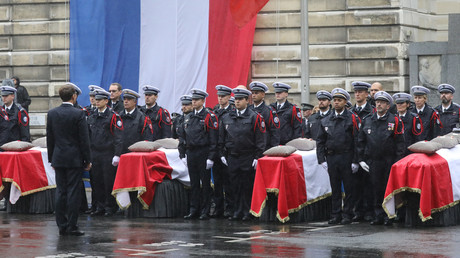Cérémonie en hommage aux victimes de Mickaël Harpon à la préfecture de police de Paris, en présence d'Emmanuel Macron, le 8 octobre 2019 (image d'illustration).