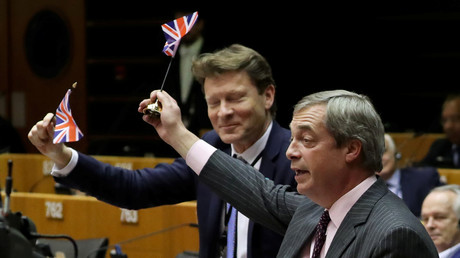 Le «début de la fin du projet» européen ? Farage se paye l'UE dans son dernier discours au Parlement