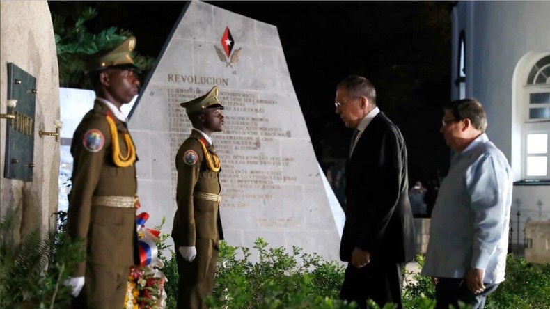 A Cuba, Lavrov rend hommage à Fidel Castro : «Un exemple de dévouement à la patrie et à son peuple»