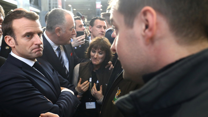 Pour la première fois, Emmanuel Macron promet de recevoir des Gilets jaunes