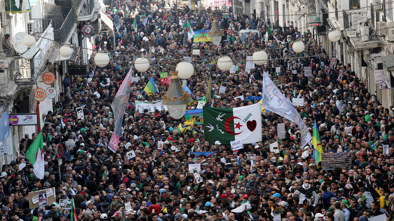 Premier anniversaire du Hirak : des milliers de personnes ont manifesté en Algérie
