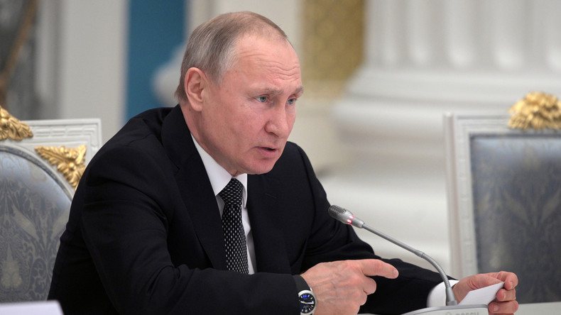 Poutine défend la police russe accusée de violences, mais exige de mettre un terme à l'arbitraire