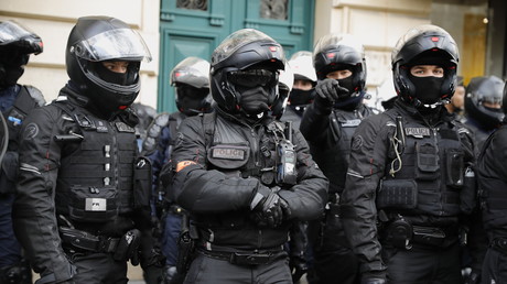 Les brigades de police du BRAV-M se tiennent prêtes en marge d'une manifestation le 29 janvier 2020 (image d'illustration).