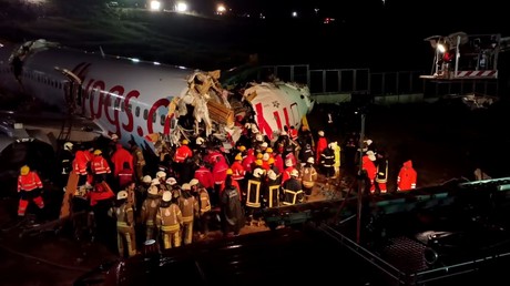 Turquie : un avion sort de piste et se brise en deux après son atterrissage à Istanbul