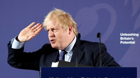 Dans un discours prononcé au Old Royal Naval College près de Londres le 3 février 2020, le Premier ministre Boris Johnson a remis en cause l'accès des flottes de pêches européennes aux eaux britanniques.