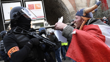 Des eurodéputés polonais comparent la police française à celle des «pays totalitaires»