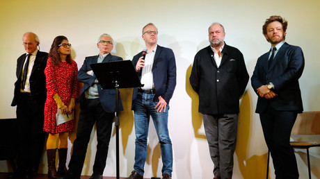 «Devant la cour, Julian ne se souvenait même pas de son nom» : le père de Julian Assange s'exprime