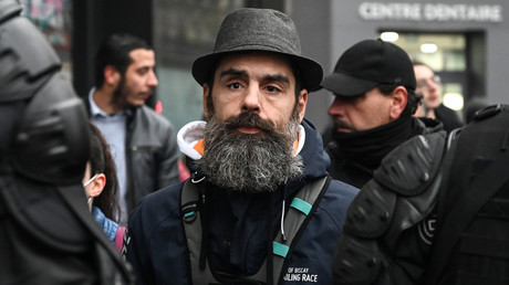 «Vous m'avez crevé un œil, c'est quoi aller au poste ?» : Rodrigues interpellé à Lille (IMAGES)