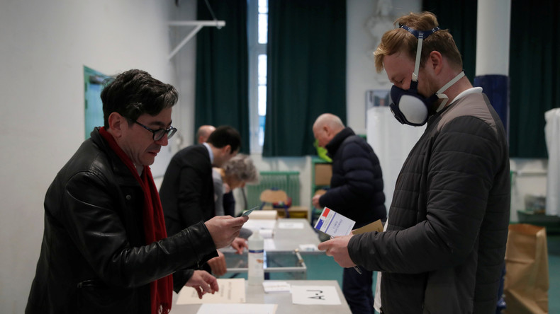 Municipales : un taux d'abstention record pour le premier tour, sur fond de coronavirus