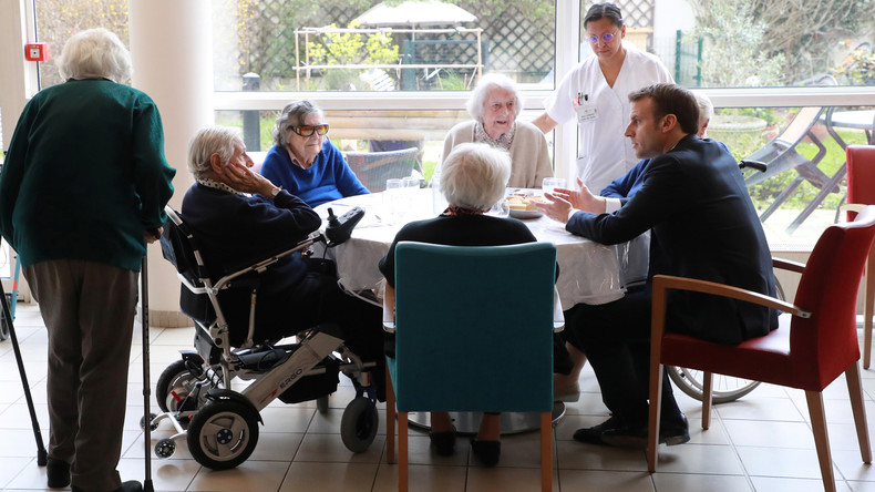 «100 000 morts» si le coronavirus se propage dans les Ehpad : les soignants donnent l'alerte