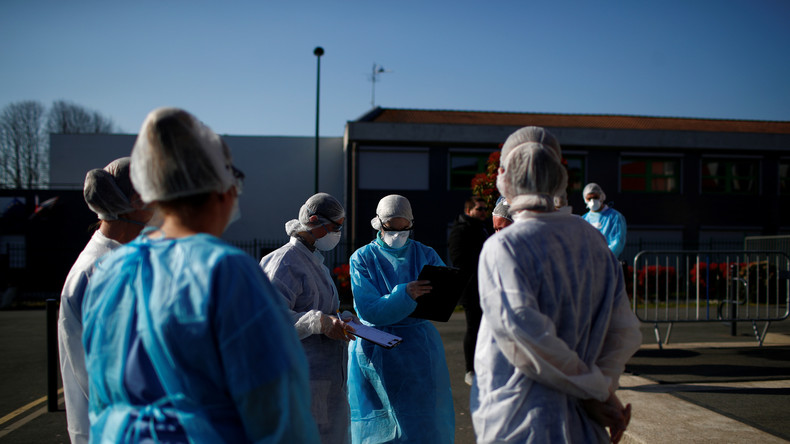 «Insuffisance des moyens» : le Conseil d'Etat saisi par une «coalition inédite» du monde médical