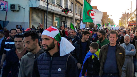 Algérie : une nouvelle figure du Hirak relaxée par la justice