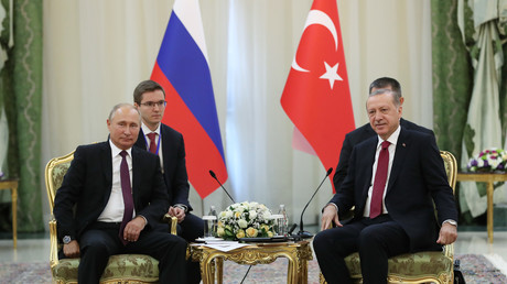 Le président russe, Vladimir Poutine, et son homologue turc, Recep Tayyip Erdogan, lors d'une rencontre à Téhéran, en septembre 2018 (image d'illustration).