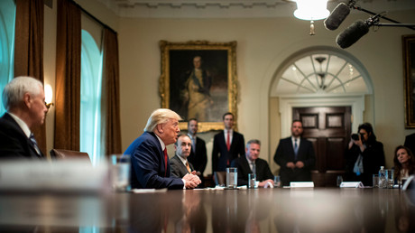 Le président américain Donald Trump prend la parole lors d'une réunion avec des distributeurs de la chaîne d'approvisionnement dans la salle du Cabinet de la Maison Blanche à Washington, États-Unis, le 29 mars 2020 (image d'illustration).