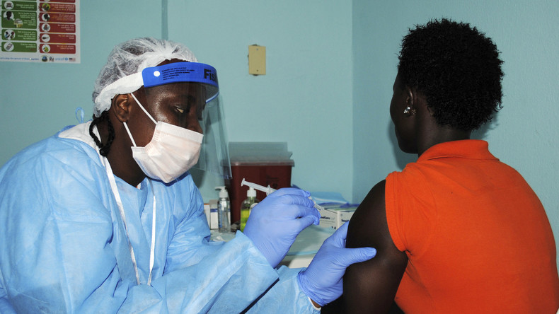 Covid-19 : une séquence sur le test d'un vaccin en Afrique fait polémique