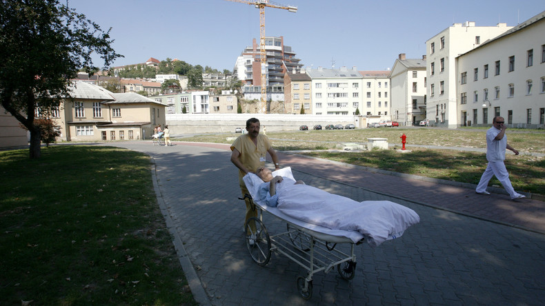 La France renonce finalement à envoyer des malades sérieux du Covid-19 en République tchèque