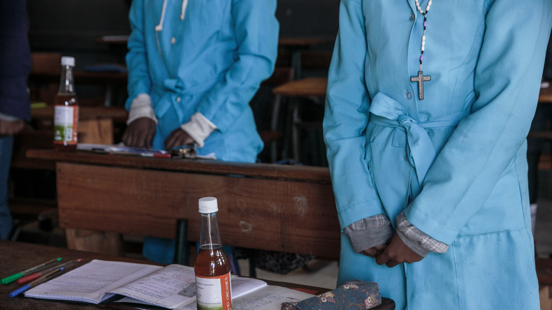 Madagascar : la décoction «miracle» d'herbes contre le coronavirus ne fait pas l'unanimité