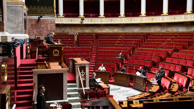 Deux députés de gauche veulent que l'Etat indemnise les victimes du Covid-19