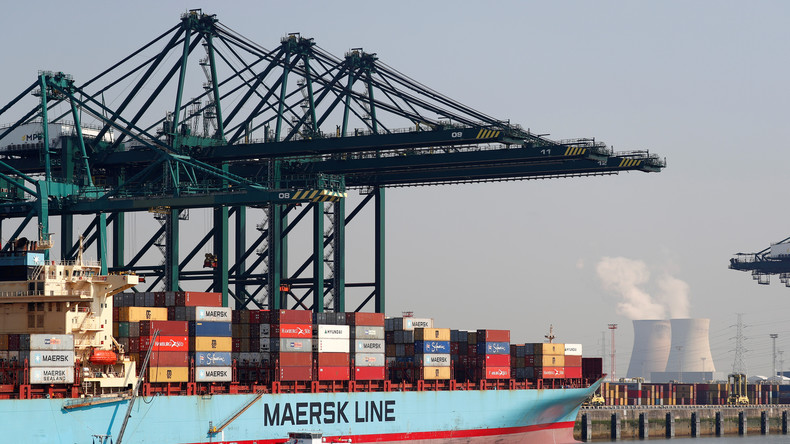 Guadeloupe : un porte-conteneurs contenant 1 300 tonnes de combustible à la dérive