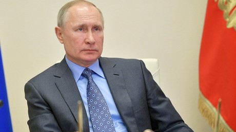 Alors que l'épidémie progresse en Russie, Vladimir Poutine déclare le mois d'avril chômé