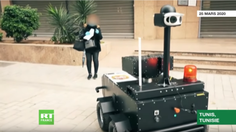 Tunisie : des robots patrouillent dans les rues pour assurer le confinement