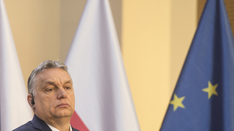 Le Premier ministre hongrois Viktor Orban donne une conférence de presse conjointe avec le Premier ministre tchèque, le 4 mars 2020 à Prague