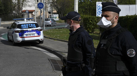 Yvelines : des policiers agressés par «une cinquantaine de jeunes» lors d'une intervention