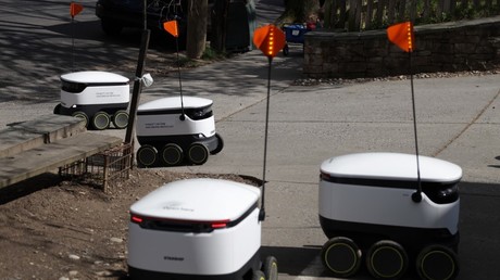 Lutte contre le Covid-19 : drones, robots... les nouvelles technologies en renfort