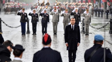 Emmanuel Macron à l'Arc de triomphe pour les célébrations du 8 mai 2019.