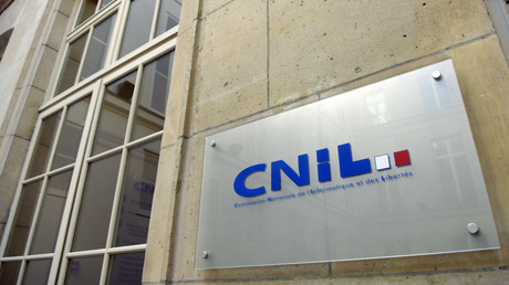 Photo prise le 3 février 2007 du logo de la Commission nationale de l'informatique et des libertés (Cnil) à Paris (image d'illustration).