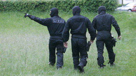 A Meinau, dans la banlieue strasbourgeoise en mai 2014 des effectifs policiers conjoints de la DGSI, du RAID et du GIPN recherchent six revenants du djihad en Syrie (image d'illustration).