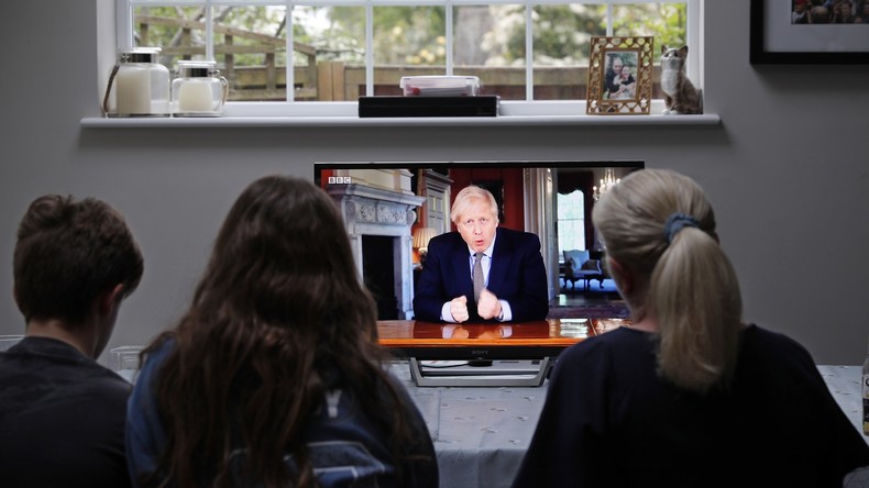Royaume-Uni : le gouvernement prolonge le confinement et vise une réouverture des écoles début juin
