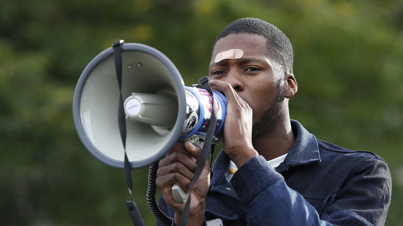«Ils m'ont traité de sale nègre» : Théo Luhaka se met au rap pour un projet avec SOS Racisme