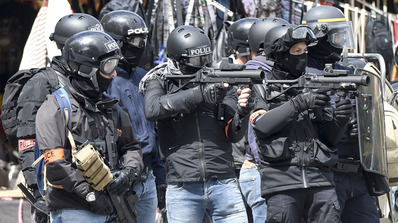 Eric Ciotti veut interdire la diffusion d'images sur lesquelles les policiers sont identifiables