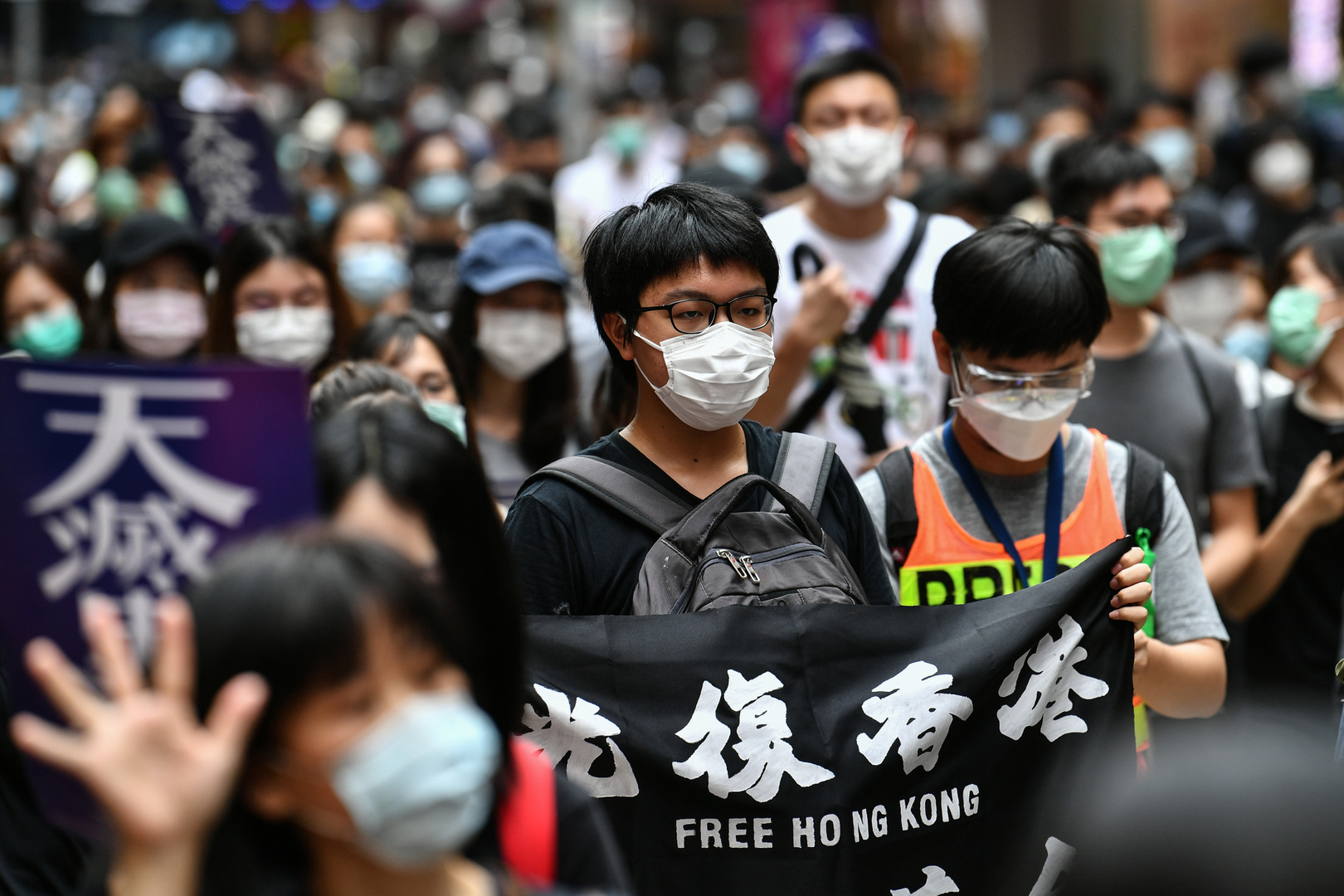 A Hong Kong, des milliers de personnes manifestent contre un projet de loi chinois