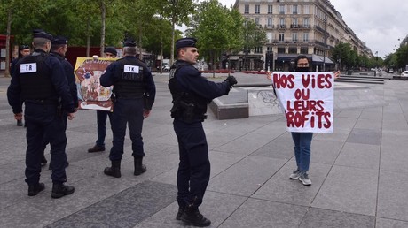 Manifs au balcon, initiatives en ligne, interpellations : un 1er Mai au temps de la pandémie