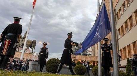 Des haut-gradés appellent à «se libérer de l’emprise américaine et se rapprocher de Moscou»